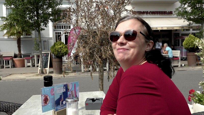 Unterdessen will sich Nicole mit Partner René nochmal das Ja-Wort geben – und Nicole hat einen ausgefallenen Plan dazu.; Unterdessen will sich Nicole mit Partner René nochmal das Ja-Wort geben – und Nicole hat einen ausgefallenen Plan dazu. – Bild: RTLZWEI