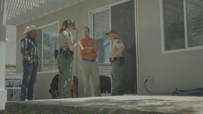 Michael McStay and Chase Merritt talk with the police. – Bild: Investigation Discovery /​ Discovery Communications