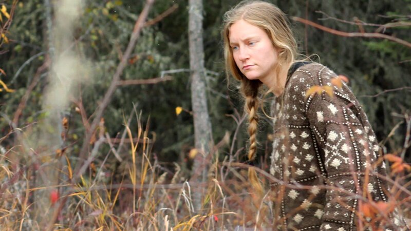 Christine im Wald. – Bild: Discovery, Inc.