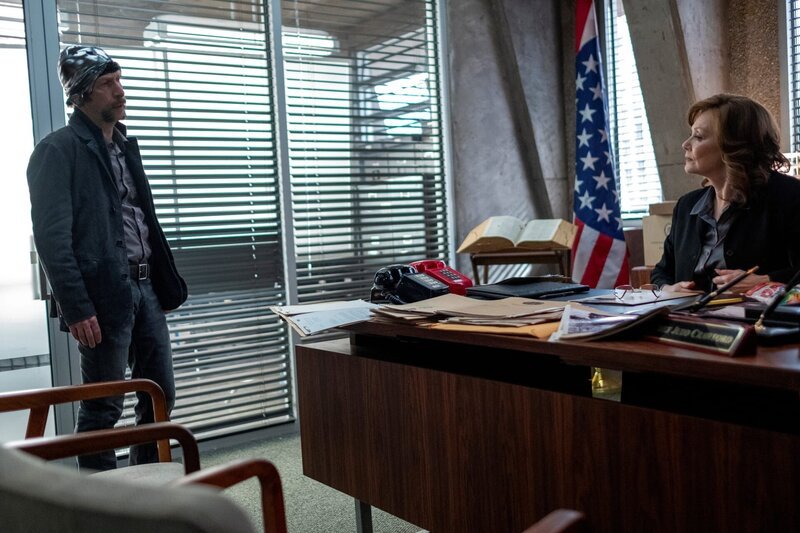 l-r: Wade Tillman (Tim Blake Nelson), Laurie Blake (Jean Smart) – Bild: 2019 Home Box Office, Inc.