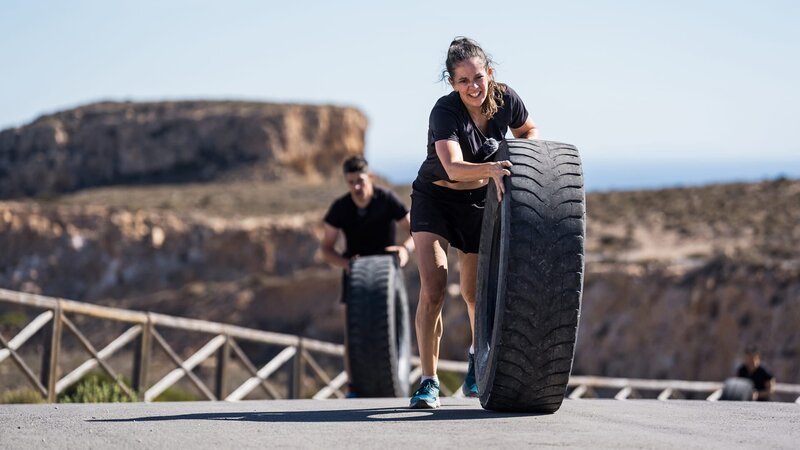 Champion der Champions Sieben ehemalige Sportstars stellen sich einem harten Wettkampf in unterschiedlichen Disziplinen. Dabei leben sie während einer Woche gemeinsam in Andalusien. Patty Schnyder Folge 1 2024 – Bild: SRF/​Valeriano di Domenico