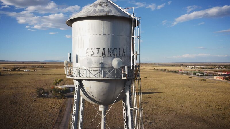 Wasserturm in Estancia, New Mexico – Bild: Warner Bros. Discovery