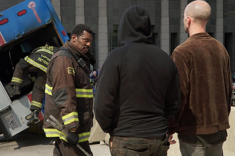 Chief Wallace Boden (Eamonn Walker, l.) – Bild: NBC /​ 2015 NBCUniversal Media, LLC