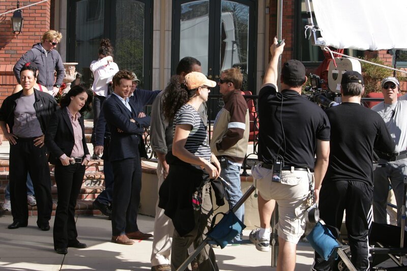 Bei den Dreharbeiten zu „The Mentalist“ … – Bild: Warner Bros. Television