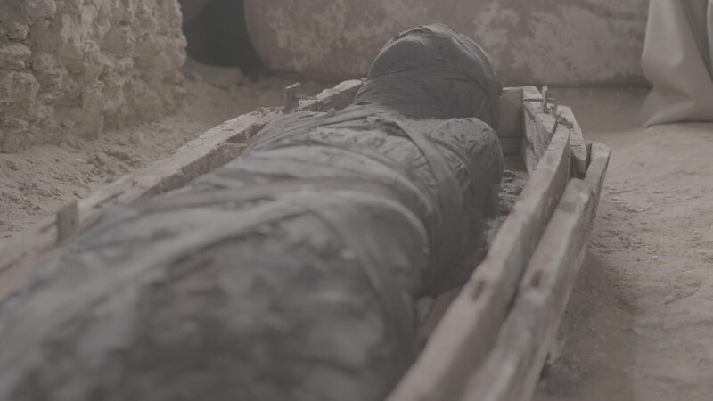 Unbekannte Mumie – Bild: RTL /​ Label News /​ Sakkara: die vergrabene Pyramide