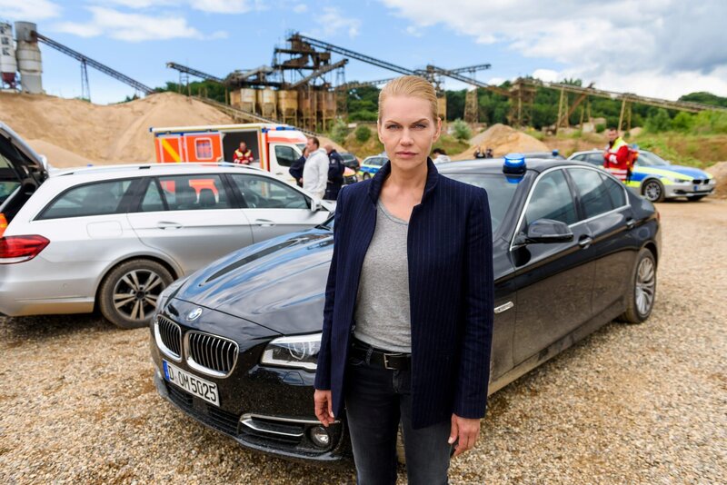 Helen Dorn (Anna Loos) – Bild: Willi Weber /​ ZDF