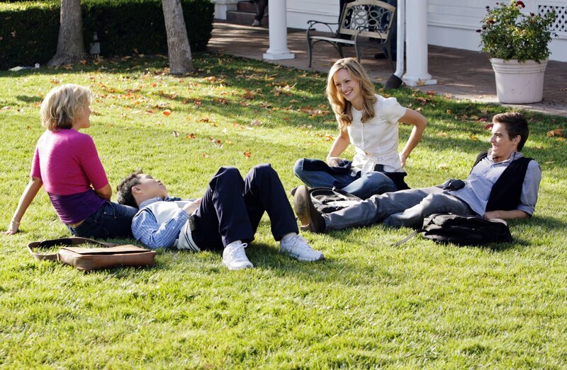 Eine Höllenwoche wartet auf Cole (Dave Franco, r.), Lucy (Kerry Bishe, 2.v.r.), Maya (Nicky Whelan, l.) und Trang (Matthew Moy, 2.v.l.) … – Bild: ORF/​Disney/​Adam Taylor