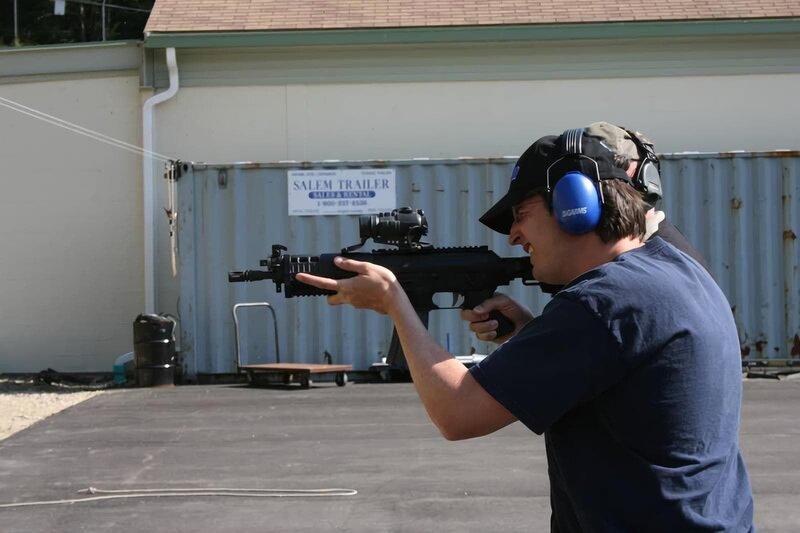 Sig Sauer, instructor. – Bild: PLURIMEDIA (Benjamin Adams Trueheart)