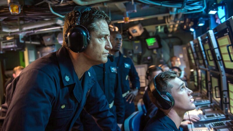 Captain Joe Glass (Gerard Butler) wird auf Rettungsmission für ein in Not geratenes amerikanisches U-Boot in den Arktischen Ozean entsandt. – Bild: RTLZWEI Captain Joe Glass (Gerard Butler) wird auf Rettungsmission für ein in Not geratenes amerikanisches U-Boot in den Arktischen Ozean entsandt. – Bild: RTLZWEI