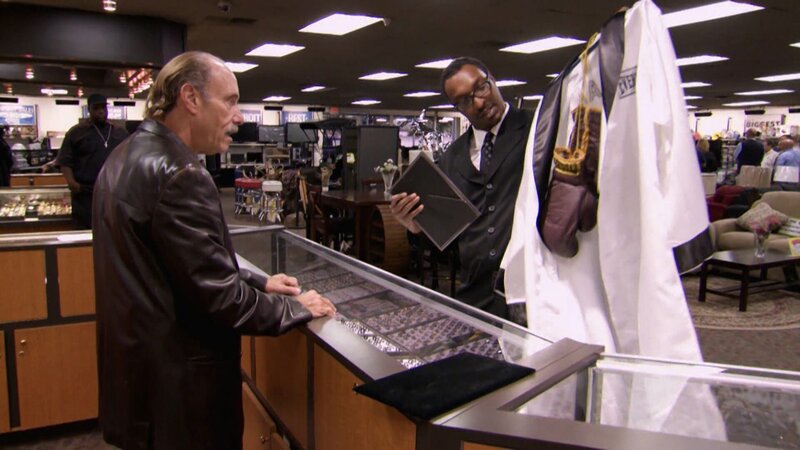 Les Gold (l.) – Bild: Warner Bros. Discovery