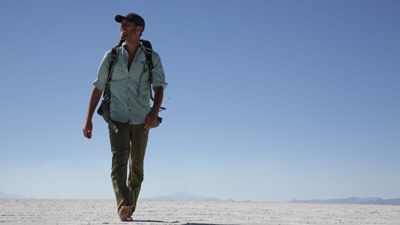 Rob Greenfield on the Salt Flats in Bolivia. – Bild: Discovery Communications