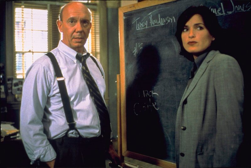 Dann Florek, Mariska Hargitay – Bild: 1999 Universal Network Television (C)13TH STREET Photocredit Mandatory, Editorial Use Only, NO archive, NO Resale