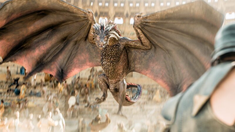 Game of Thrones,Series 5,Episode 9,The Dance of Dragons   Clarke, Emilia as Daenerys Targaryen. Drogon – Bild: Home Box Office / ©2015 Home Box Office, Inc. All / Home Box Office / ©2015 Home Box Office, Inc. All rights reserved. HBO® and all related programs are the property of Home Box Office, Inc. Game of Thrones,Series 5,Episode 9,The Dance of Dragons   Clarke, Emilia as Daenerys Targaryen. Drogon – Bild: Home Box Office / ©2015 Home Box Office, Inc. All / Home Box Office / ©2015 Home Box Office, Inc. All rights reserved. HBO® and all related programs are the property of Home Box Office, Inc.