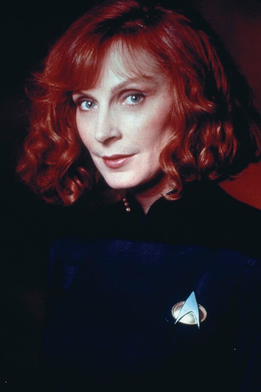 Syfy/​ TM & (C) 2011 CBS Studios Inc.,Gallery, Raumschiff Enterprise Das nachste Jahrhundert Gates McFadden (Dr. Beverly Crusher (C)Syfy/​ TM & (C) 2011 CBS Studios Inc. – Bild: SYFY TM & © 2011 CBS Studios Inc. ©SYFY Photocredit Mandatory, Editorial Use Only, NO archive, NO Resale