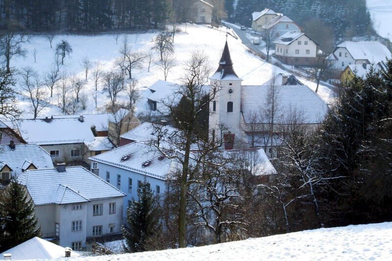 Zentrum Michelbach. – Bild: ZDF/​ORF, Gerhard Mader