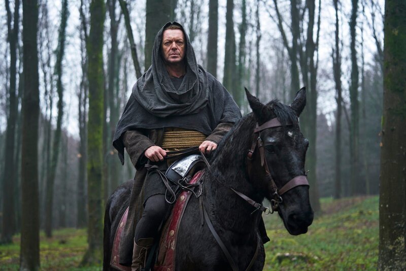 Hugo Speer als Lucius – Bild: Mark Johnson /​ Sky Studios