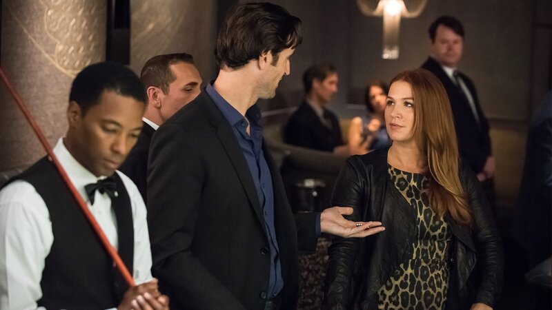 l-r: Al Burns (Dylan Walsh), Carrie Wells (Poppy Montgomery) – Bild: AXN Black