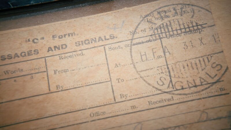 Dokument im alten Stil – Bild: THE HISTORY CHANNEL /​ tvf