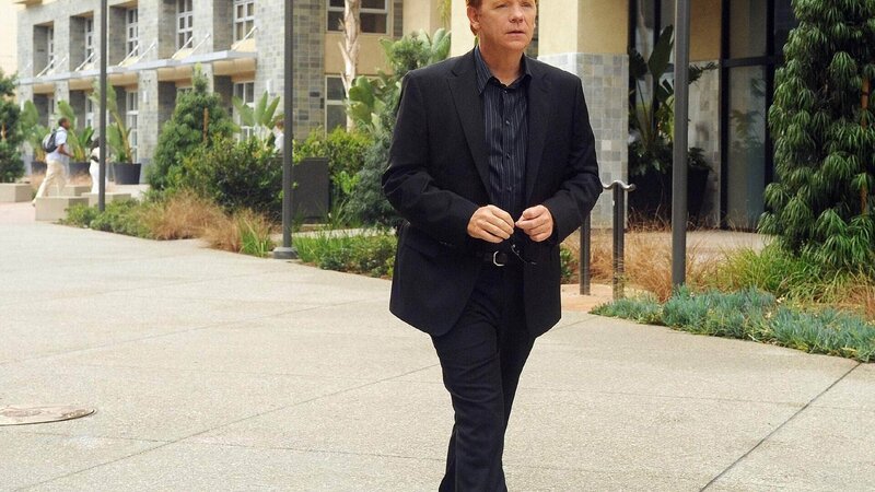 Horatio (David Caruso) muss mit seinem Team den Entführer einer jungen Frau finden. Dabei bringt ein blinder Zeuge die Ermittler auf ihre wichtigste Spur … – Bild: TVNOW / CBS Horatio (David Caruso) muss mit seinem Team den Entführer einer jungen Frau finden. Dabei bringt ein blinder Zeuge die Ermittler auf ihre wichtigste Spur … – Bild: TVNOW / CBS