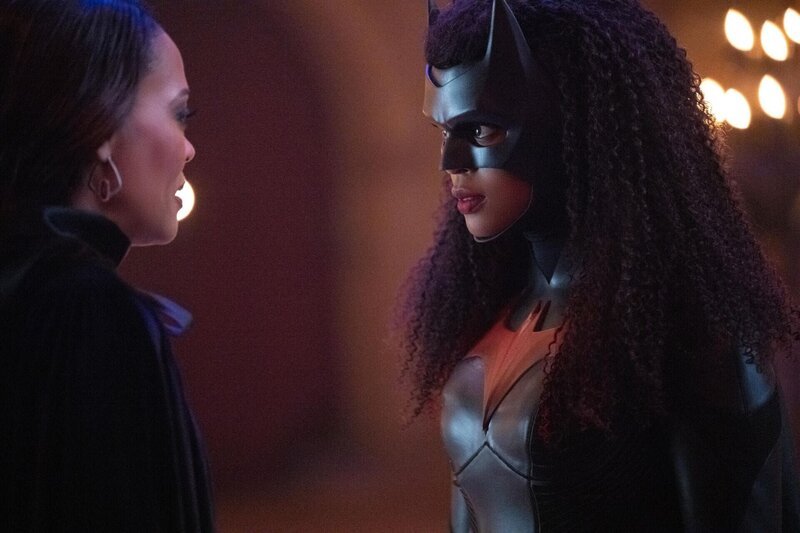 Batwoman (Javicia Leslie) – Bild: DC /​ Warner Bros. Ent. Inc. /​ Dean Buscher