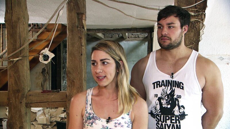 Katrin (29) und ihr Freund Alex (28) wurden Opfer von Mietvandalen – Bild: RTL 2