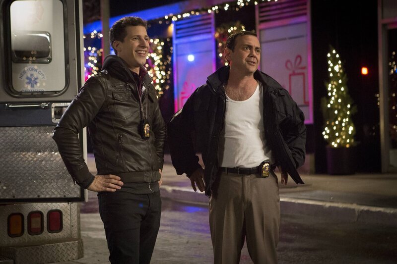 Jake Peralta (Andy Samberg, l.); Charles Boyle (Joe Lo Truglio, r.) – Bild: 2015 UNIVERSAL TELEVISION LLC. All rights reserved. /​ John P. Fleenor