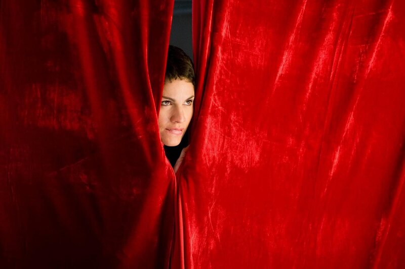 Didem (Jasmin Gerat) – Bild: Romance TV (DE) /​ ZDF /​ Gordon Muehle