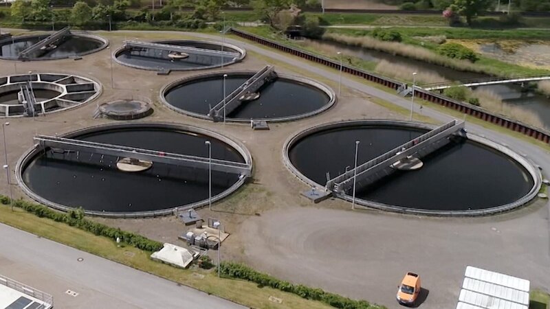 Wasseraufbereitungsbecken. – Bild: ORF/​One Gate