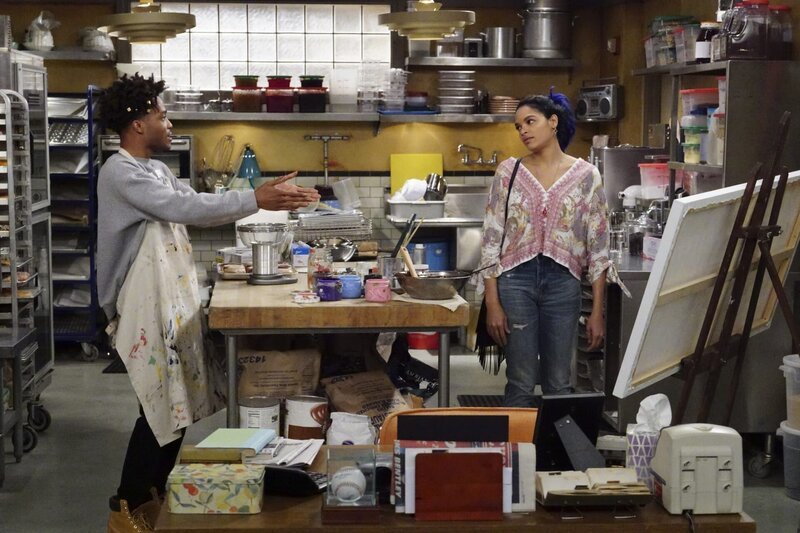 Franco Wicks (Jermaine Fowler, l.); Tavi (Shamikah Martinez, r.) – Bild: CBS Broadcasting, Inc.