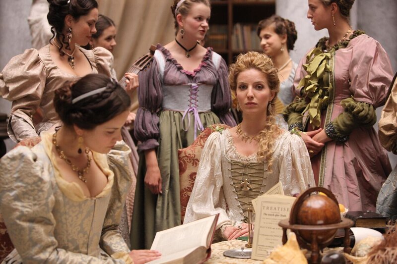 Ninon de Larroque (Annabelle Wallis) – Bild: BBC 2013 /​ Dusan Martincek Lizenzbild frei