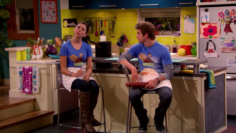 Phoebe Thunderman (Kira Kosarin), Max Thunderman (Jack Griffo) – Bild: Paramount