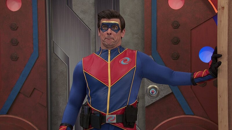 Captain Man /​ Ray Manchester (Cooper Barnes) – Bild: Paramount