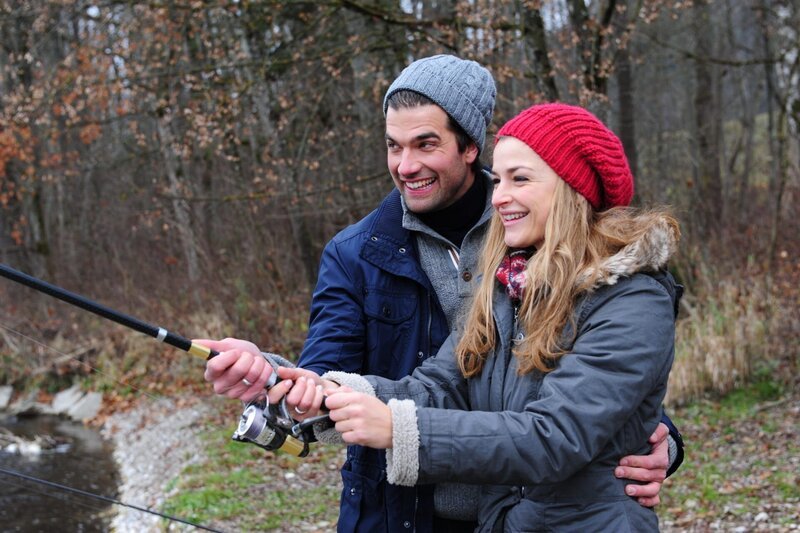 Konstantin (Moritz Tittel, l.); Theresa (Ines Lutz, r.) – Bild: ARD