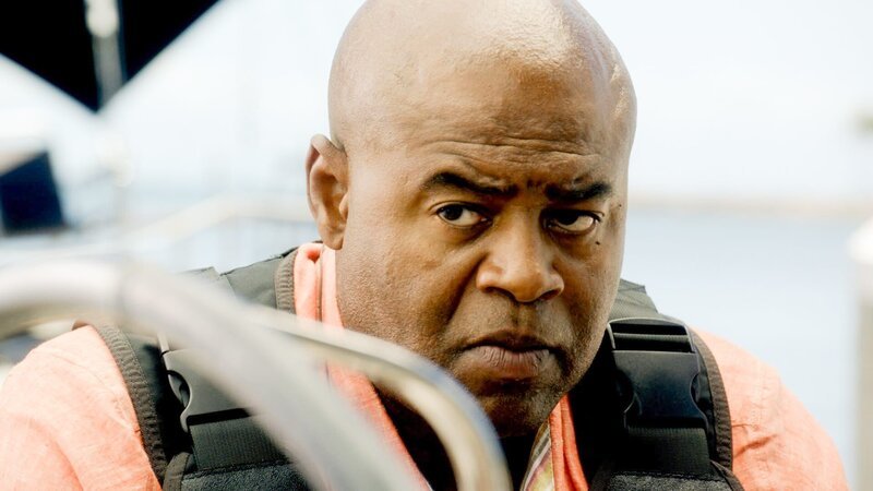 Chi McBride als Captain Lou Grover – Bild: CBS Broadcasting Inc.