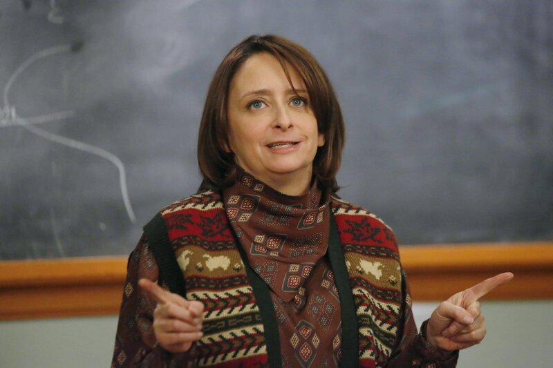 Direktorin Barker (Rachel Dratch) – Bild: HBOH