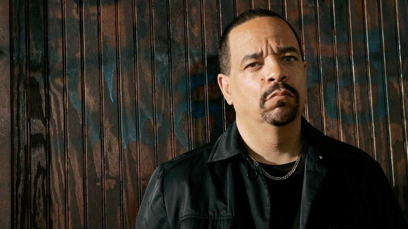 Ein Minderjähriger meldet sich bei der Sondereinheit und gibt an, eine Therapie durchführen zu wollen. Doch vorher wird er ermordet. Odafin ‚Fin‘ Tutuola (Ice-T) ermittelt. – Bild: RTL /​ NBC Universal