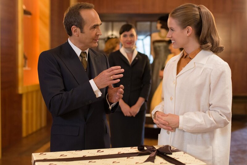 Don Francisco (Juan Ribó, l.); Luisa (Manuela Vellés, r.) – Bild: Manuel Fernández-Valdés/​BetaFilm