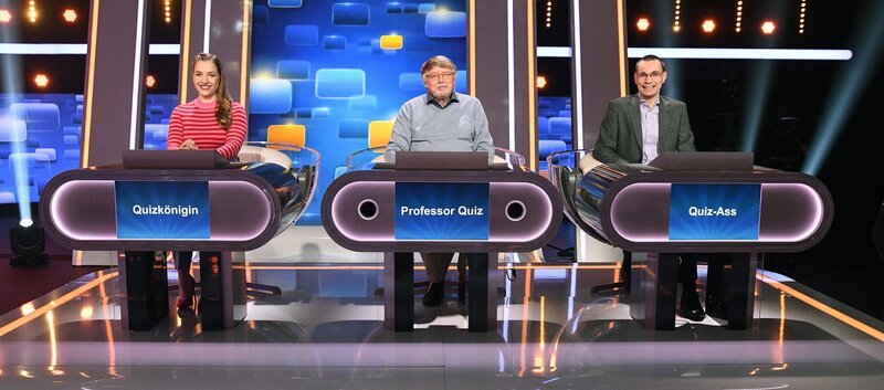 Das Rateteam (v.l.n.r.): Marie-Lousie Finck, Eckard Freise und Thorsten Zirkel – Bild: ARD/​Arne Vollstedt
