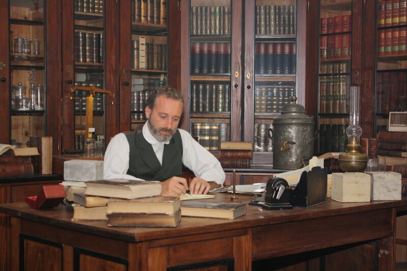 Giovanni Grassi und Ronald Ross liefern sich jahrelang Wortgefechte in Zeitschriften und Briefen. – Bild: Honorarfrei lediglich für Ankündigungen und Veröffentlichungen im Zusammenhang mit obiger BR-Sendung bei Nennung: Bild: BR/​INTER/​AKTION. Andere Verwendungen nur nach entsprechender vorheriger schriftlicher Vereinbarung mit dem BR-Bildarchiv, Tel. 089 /​