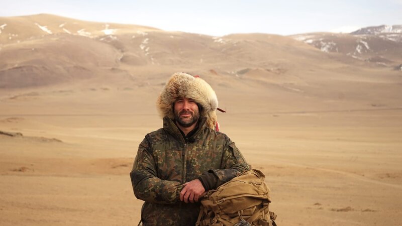 Otto in front of nature in Mongolia. – Bild: DMAX Germany /​ Burda Studios Pictures GmbH