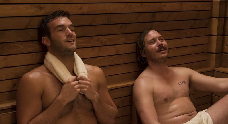 Da haben sich zwei gefunden. Kai (Andy Favreau, l.) und Jimmy (Scott MacAthur, r.) genießen ihren Männer-Talk … – Bild: Fox