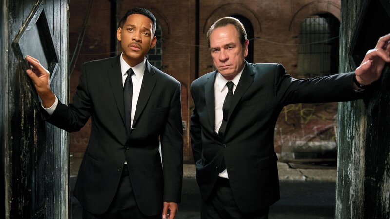 Agent K (Tommy Lee Jones, r.) und Agent J (Will Smith, l.) müssen die Welt vor einem Alien-Angriff retten. – Bild: ZDF und Wilson Webb