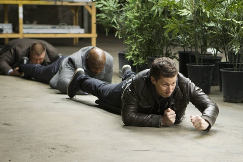 V.l.: Scully (Joel McKinnon Miller), Terry Jeffords (Terry Crews), Jake Peralta (Andy Samberg) – Bild: UNIVERSAL TELEVISION LLC