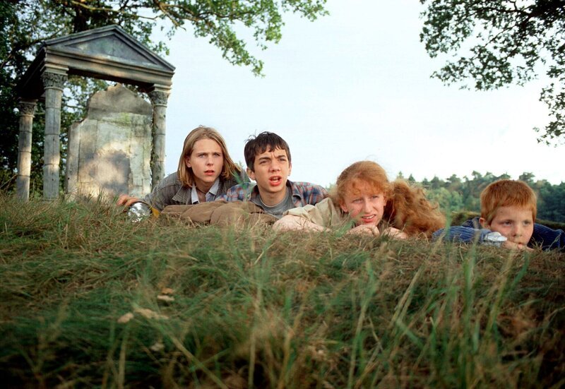 Von links: Lampe (Thomas Braungart), Mark (Tom Renneberg), Jenny (Anja Hildebrandt) und Benny (Max Riedel). – Bild: NDR Von links: Lampe (Thomas Braungart), Mark (Tom Renneberg), Jenny (Anja Hildebrandt) und Benny (Max Riedel). – Bild: NDR