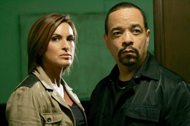 Ein 17-jähriger Junge wird ermordet aufgefunden. Olivia Benson (Mariska Hargitay) und Odafin ‚Fin‘ Tutuola (Ice-T) ermitteln. – Bild: VOX /​ Universal