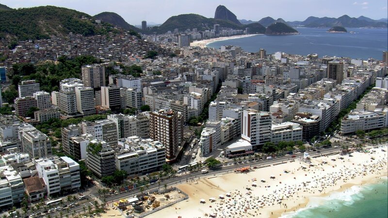 Die Strände von Copacabana und Ipanema sind ein Highlight Rio de Janeiros. – Bild: Honorarfrei – nur für diese Sendung bei Nennung ZDF und Skyworks.