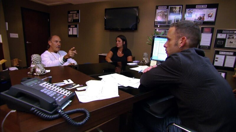 L-R: Les Gold, Ashley Broad und Seth Gold – Bild: Warner Bros. Discovery