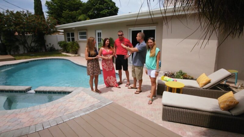 Cory and Courtney is looking for a three bedroom family home with a pool in Deerfield Beach, Florida. – Bild: HGTV