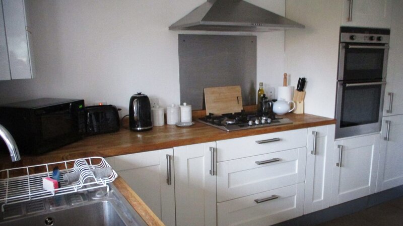 renovated kitchen – Bild: Warner Bros. Discovery