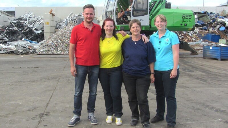 Foto, v.li.n.re.: Andreas Bierschock, Tanja, Mutter Ute und EvaFoto, v.li.n.re.: Andreas Bierschock, Tanja, Mutter Ute und Eva – Bild: RTL Zwei